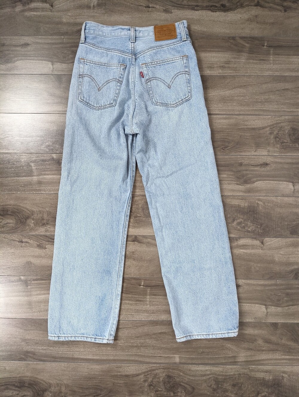 Levi's Women's Ribcage Straight Ankle Size 25 Light Wash - Picture 2 of 11
